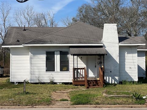 Photo of 1101 N 1st Street, Lufkin, TX 75901 (MLS # 97391475)