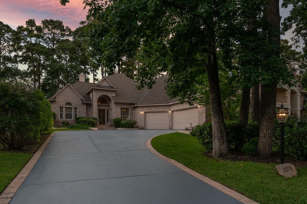 Photo of 3079 Bentwater Drive, Montgomery, TX 77356 (MLS # 53626880)