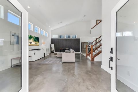 Photo of 1813 Crockett Street, Houston, TX 77007 (MLS # 76830701)