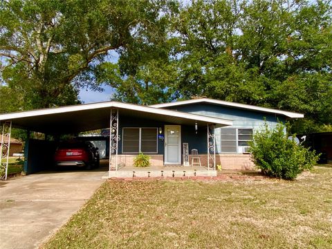 6814 Church Street Wallis TX 77485