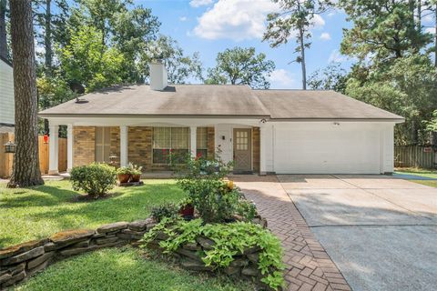 Photo of 7 Rockridge Court, The Woodlands, TX 77381 (MLS # 55209499)