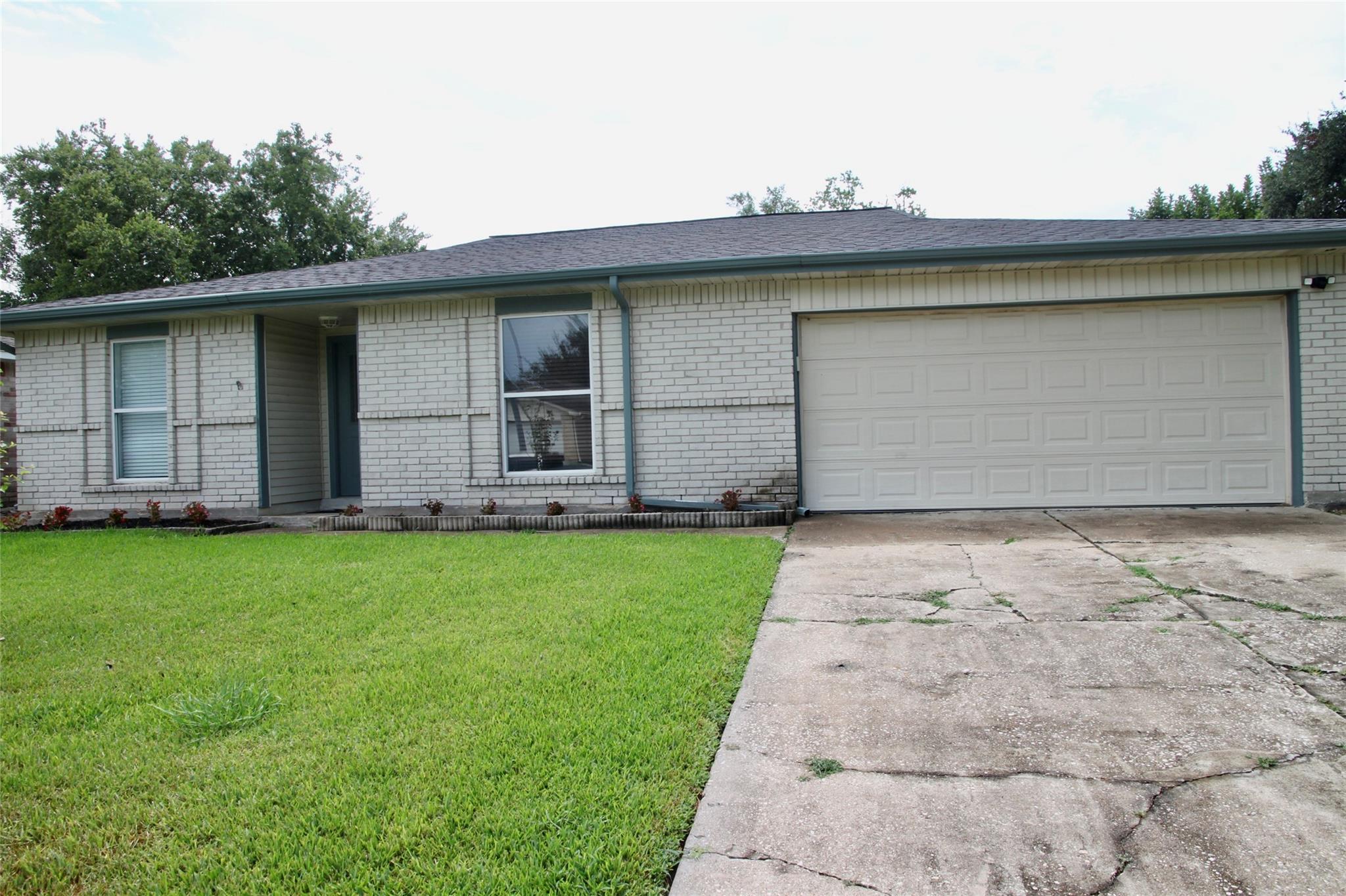 6209 Creekside Lane