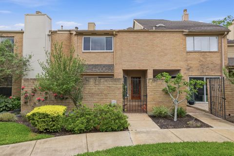 Tiny photo for 12625 Memorial Drive #16, Houston, TX 77024 (MLS # 39002989)