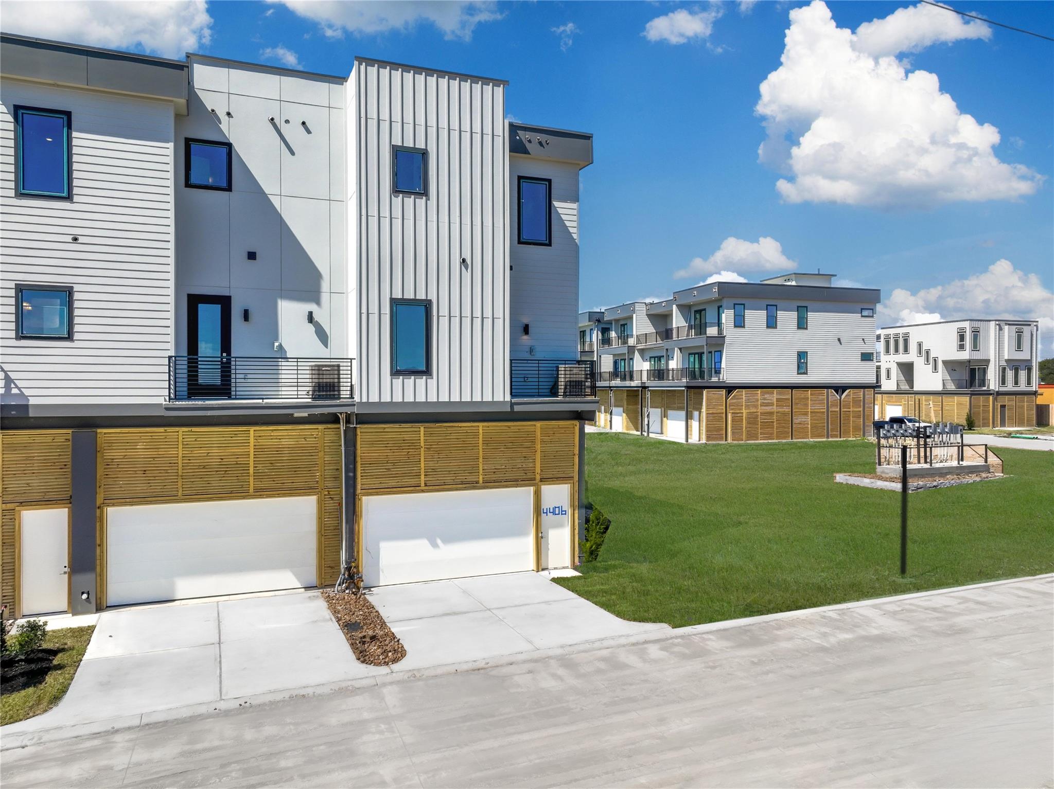 4406 Tucker Lane