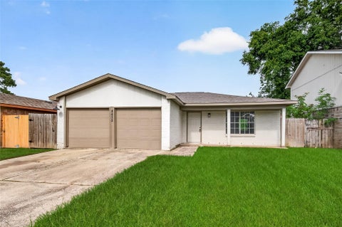 Photo of 8630 Valley Meadow Drive, Houston, TX 77078 (MLS # 5754223)