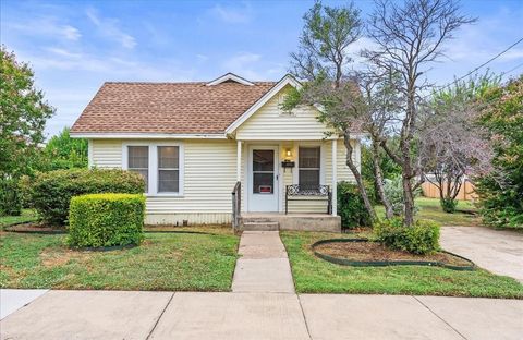 Photo of 1117 F Avenue, Plano, TX 75074 (MLS # 56282755)