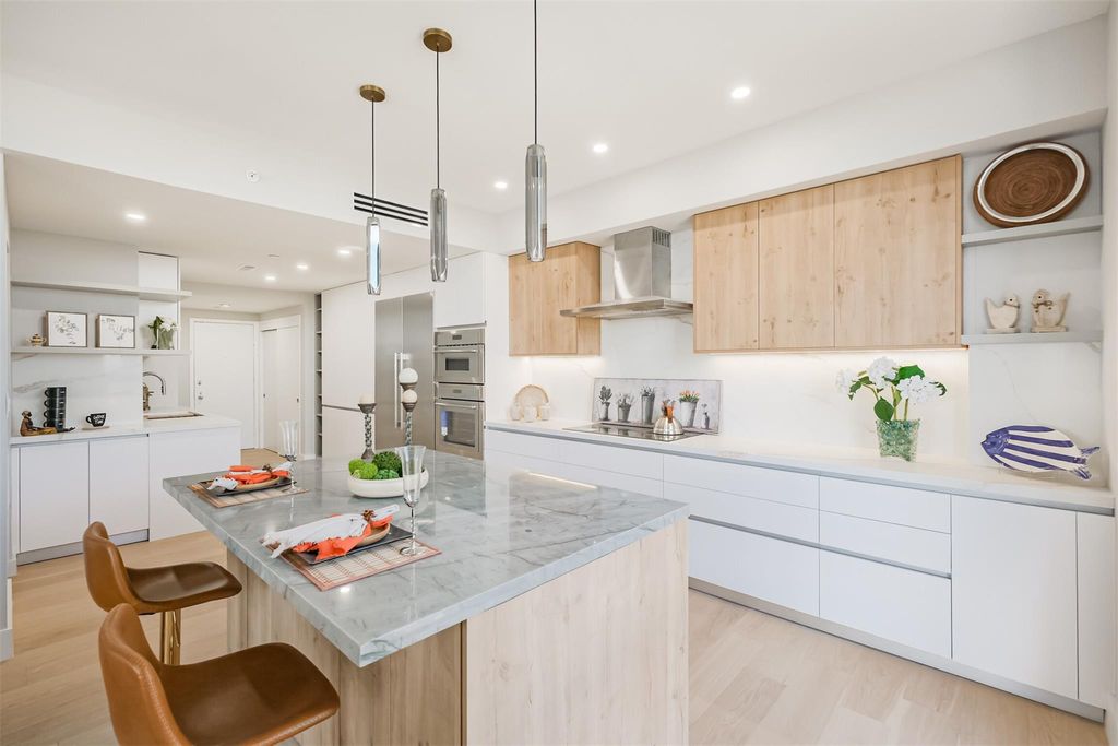 Photo of 5100 San Felipe Street #364, Houston, TX 77056 (MLS # 34105497)