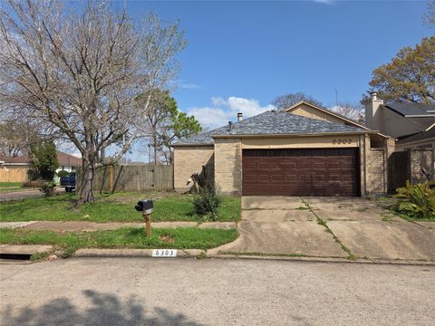 Homes For Rent - 6303 Gladewell Drive<br/> Houston, TX 77072