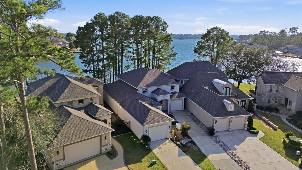 Photo of 3035 Poe Drive, Montgomery, TX 77356 (MLS # 21268196)