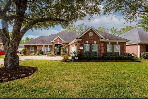 Photo of 13522 Schumann Trail, Sugar Land, TX 77498 (MLS # 13110866)