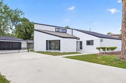 Photo of 2335 Canyon Meadows Drive, Missouri City, TX 77489 (MLS # 66565394)