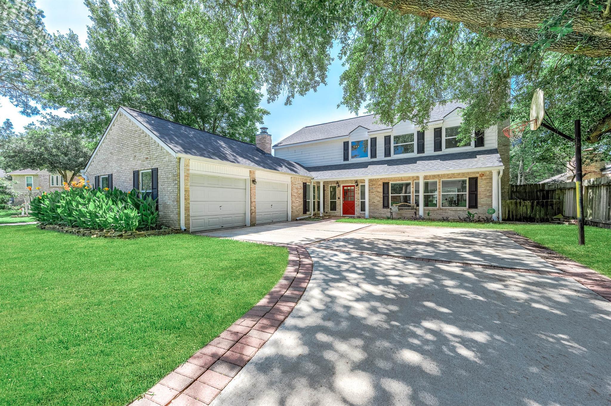 20215 Lake Sherwood Drive