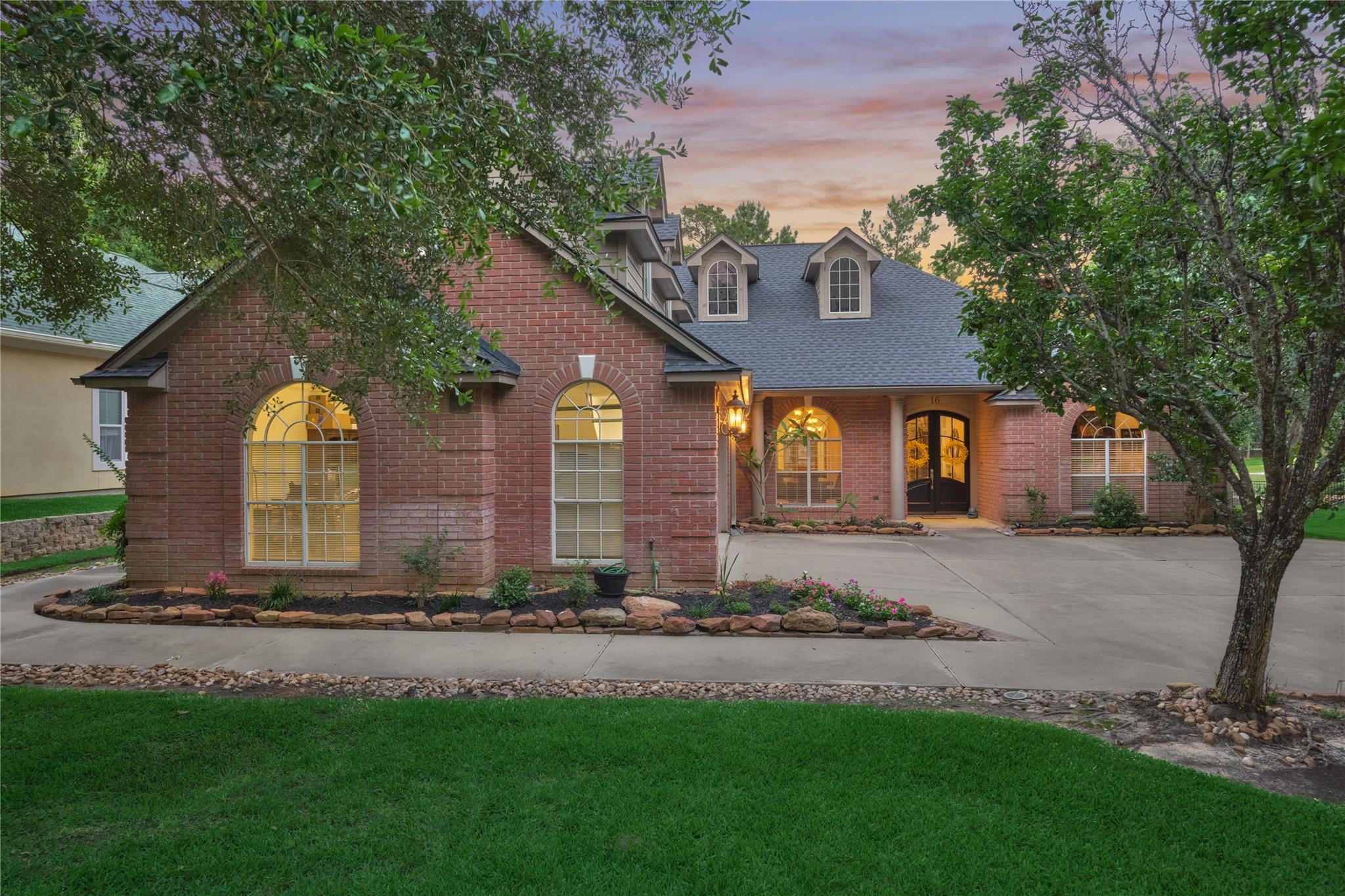16 Waterberry Way