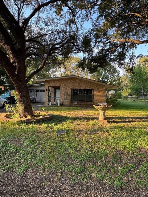 Photo of 212 E Elizabeth Avenue, Palacios, TX 77465 (MLS # 93567575)