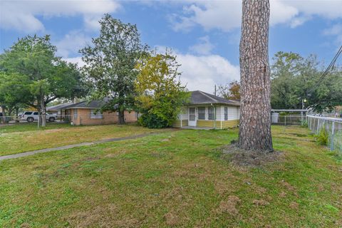 Tiny photo for 617 Harkness Street, Houston, TX 77076 (MLS # 59906912)