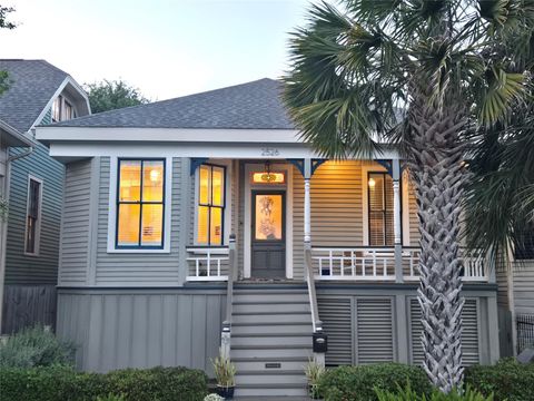 Photo of 2526 Ursuline Street, Galveston, TX 77550 (MLS # 10064337)