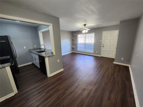 Property photo of 4500 Sherwood Lane 10, Houston, TX 77092