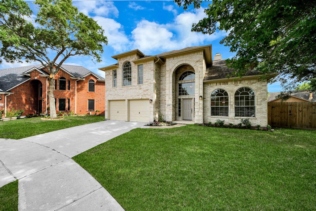 Photo of 12807 Lindsey Lane, Stafford, TX 77477 (MLS # 27449324)
