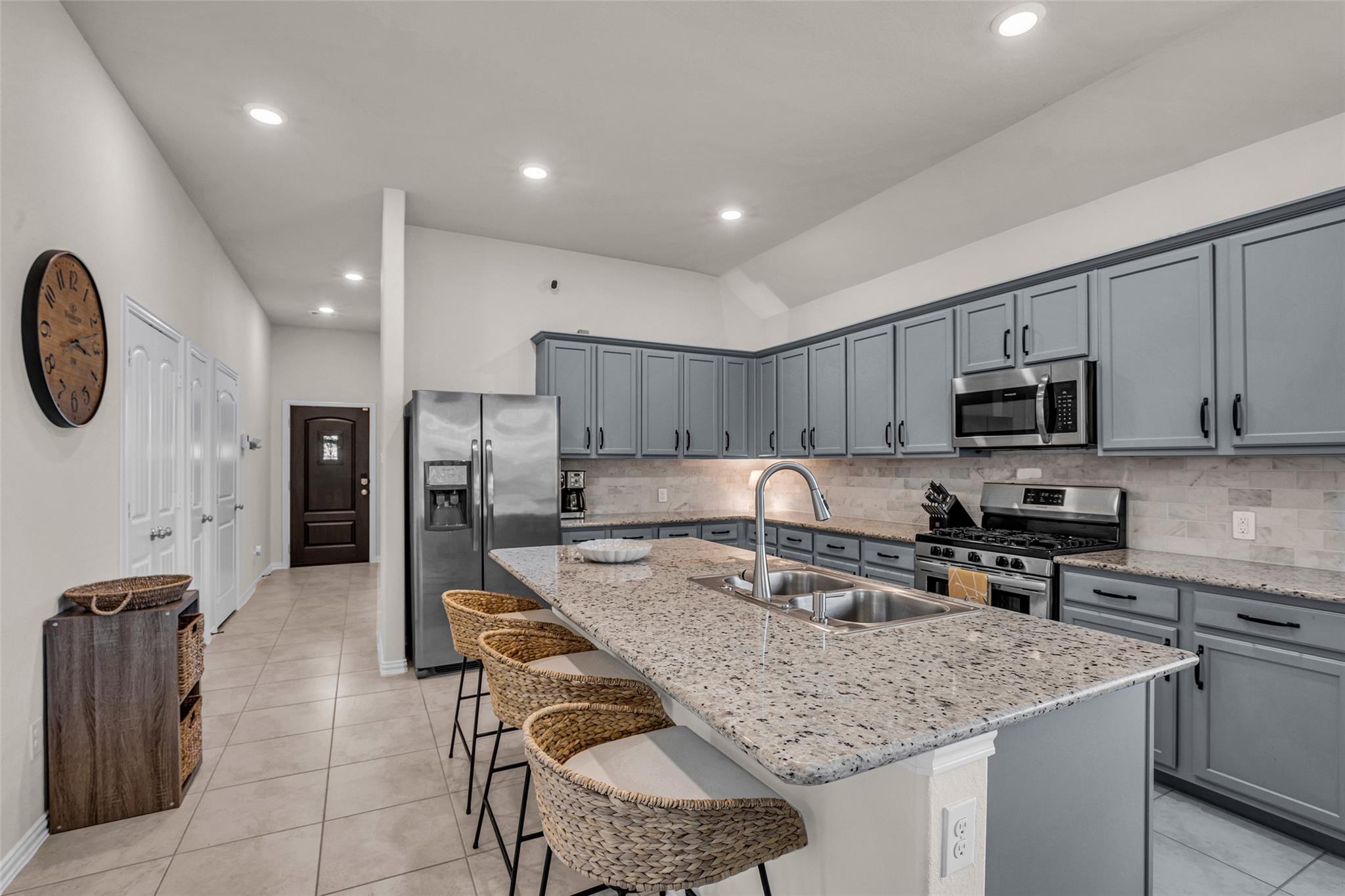 6806 Hartford Cliff Court