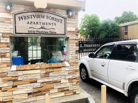 Photo of 10110 Westview Drive #1008, Houston, TX 77043 (MLS # 25696153)