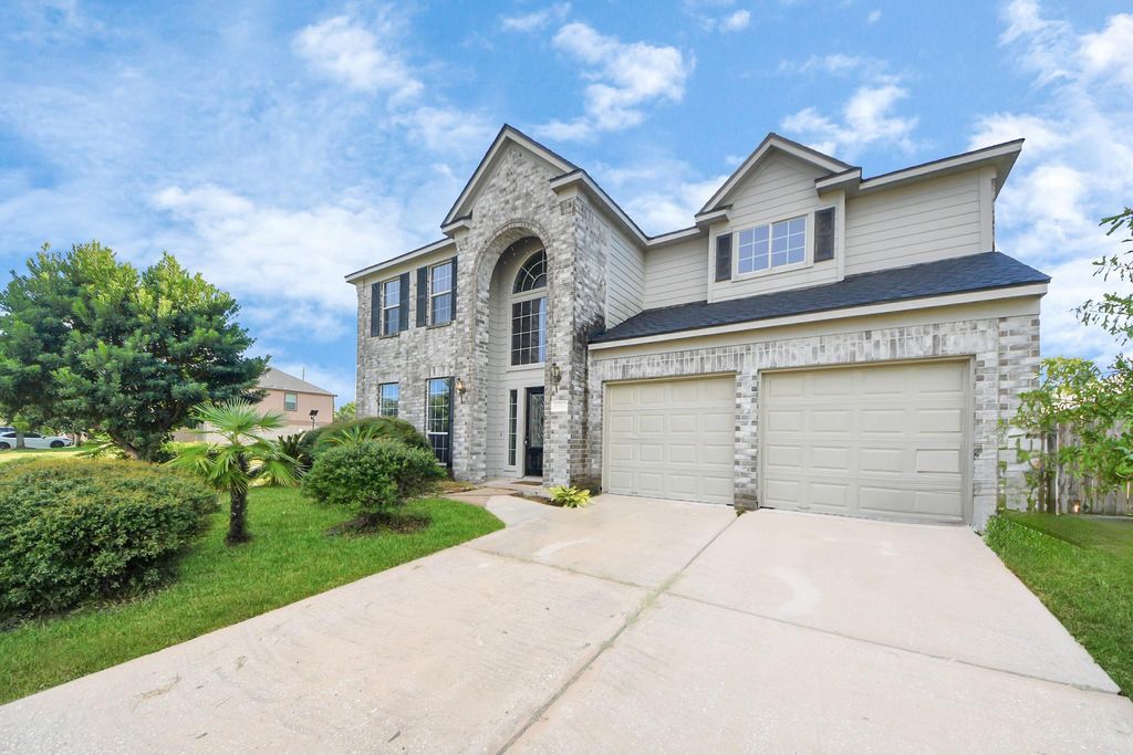 Photo of 17303 Quiet Grove Lane, Humble, TX 77346 (MLS # 48477588)