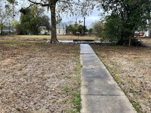 Vacant Land For Sale - 310 Stockdale Street<br/> De Witt County, Cuero, TX 77954