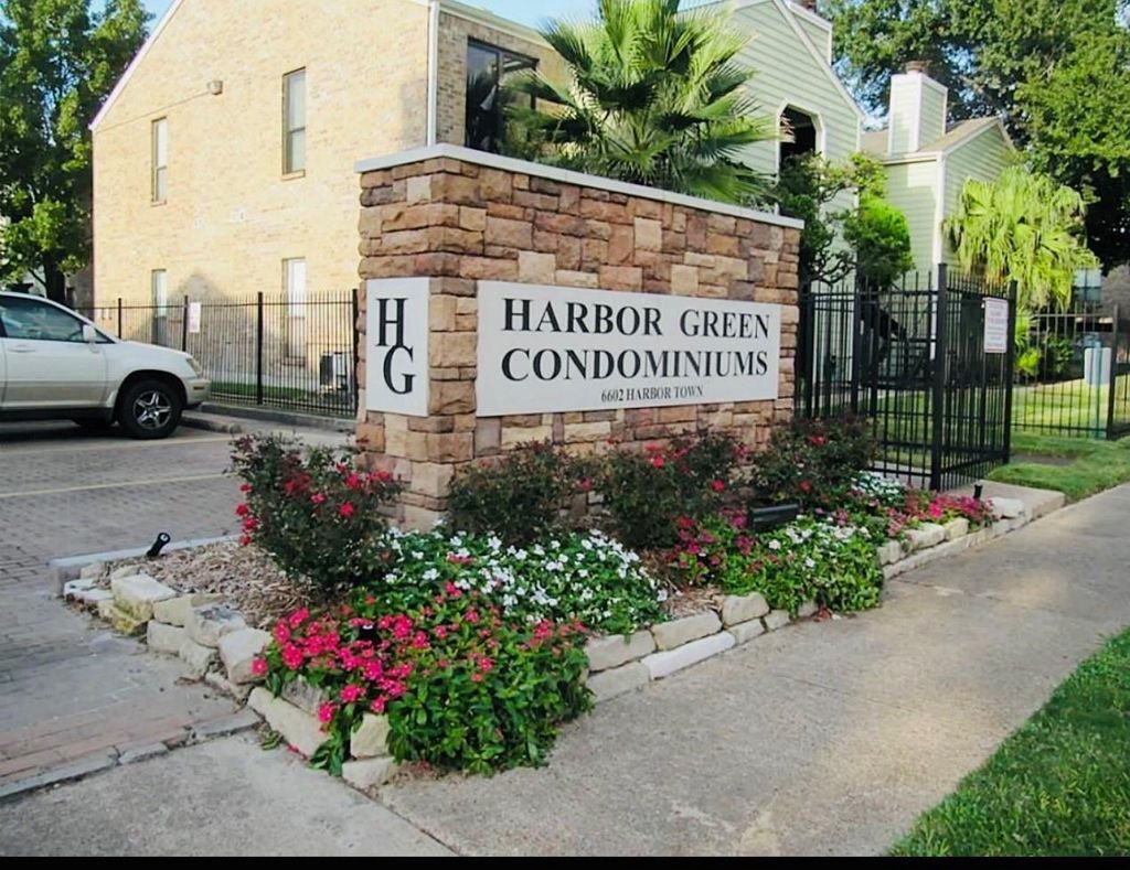 Photo of 6602 Harbor Town Drive #505, Houston, TX 77036 (MLS # 68899566)