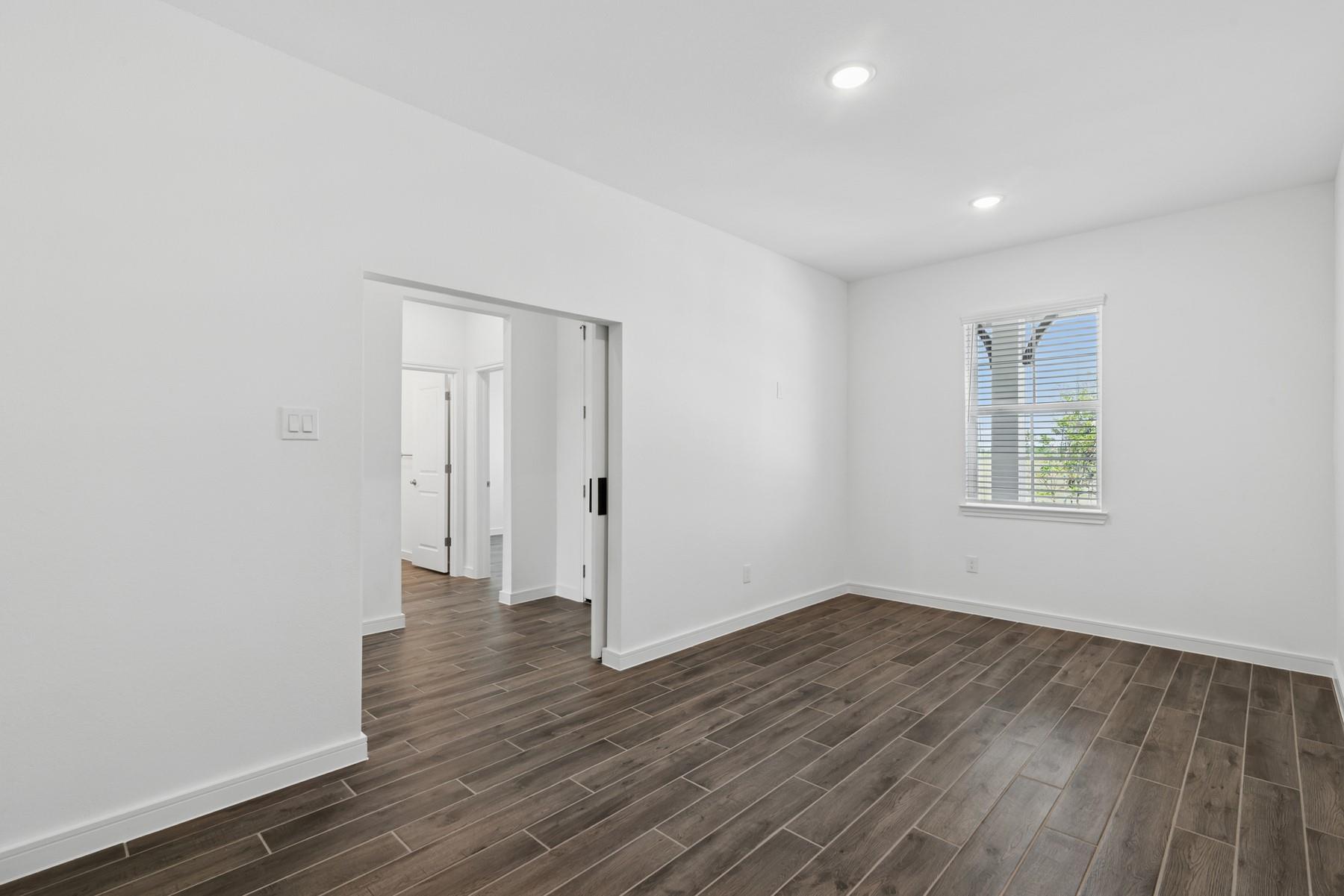 12106 Old Fashion Circle