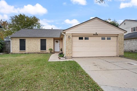 Photo of 5434 Sugar Creek Drive, La Porte, TX 77571 (MLS # 90705553)