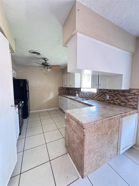 Photo of 228 Meadowlawn Street, Shoreacres, TX 77571 (MLS # 57633199) Photo of 228 Meadowlawn Street, Shoreacres, TX 77571 (MLS # 57633199)