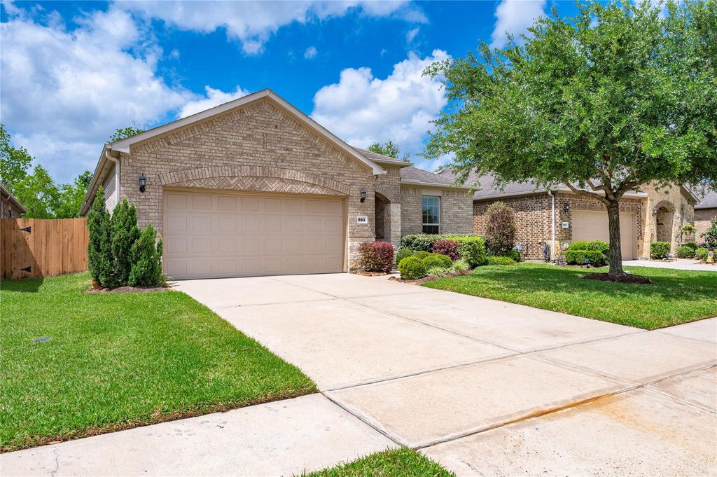 Photo of 663 Tenuta Lane, League City, TX 77573 (MLS # 18254568)