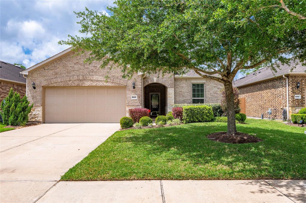 Photo of 663 Tenuta Lane, League City, TX 77573 (MLS # 18254568)