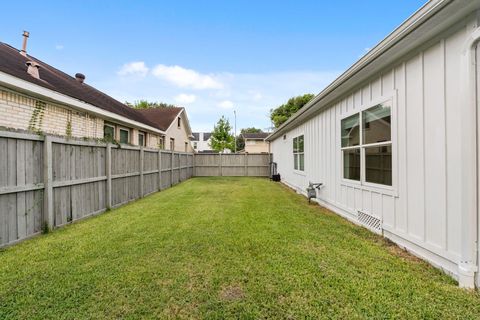 Tiny photo for 2801 Rosewood Street, Houston, TX 77004 (MLS # 65978571)