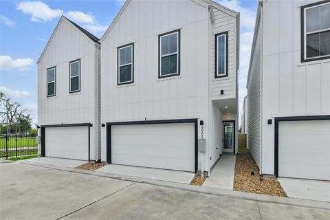Photo of 9902 Clark Road #B, Houston, TX 77076 (MLS # 34209684)