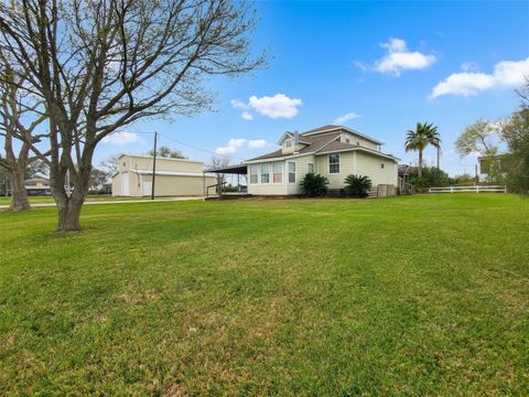 Homes For Sale - 542 16th Street<br/> San Leon, TX 77539