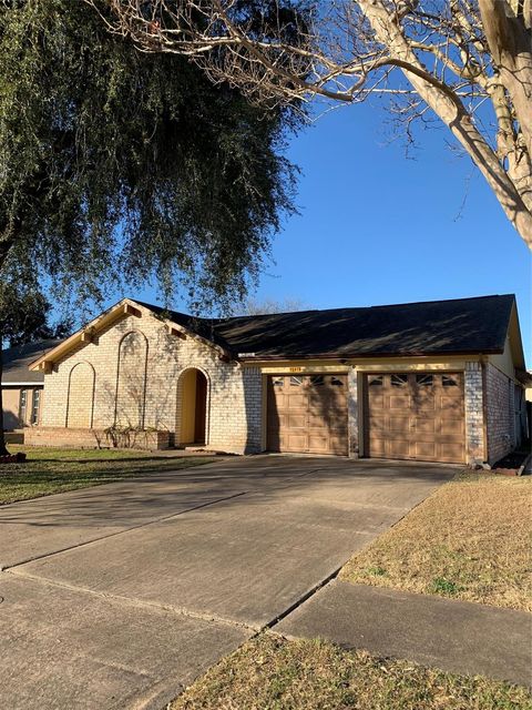 Photo of 12418 South Drive, Houston, TX 77099 (MLS # 84302349)