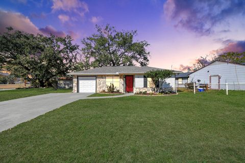 Photo of 201 Delta Street, Pasadena, TX 77506 (MLS # 64840009)