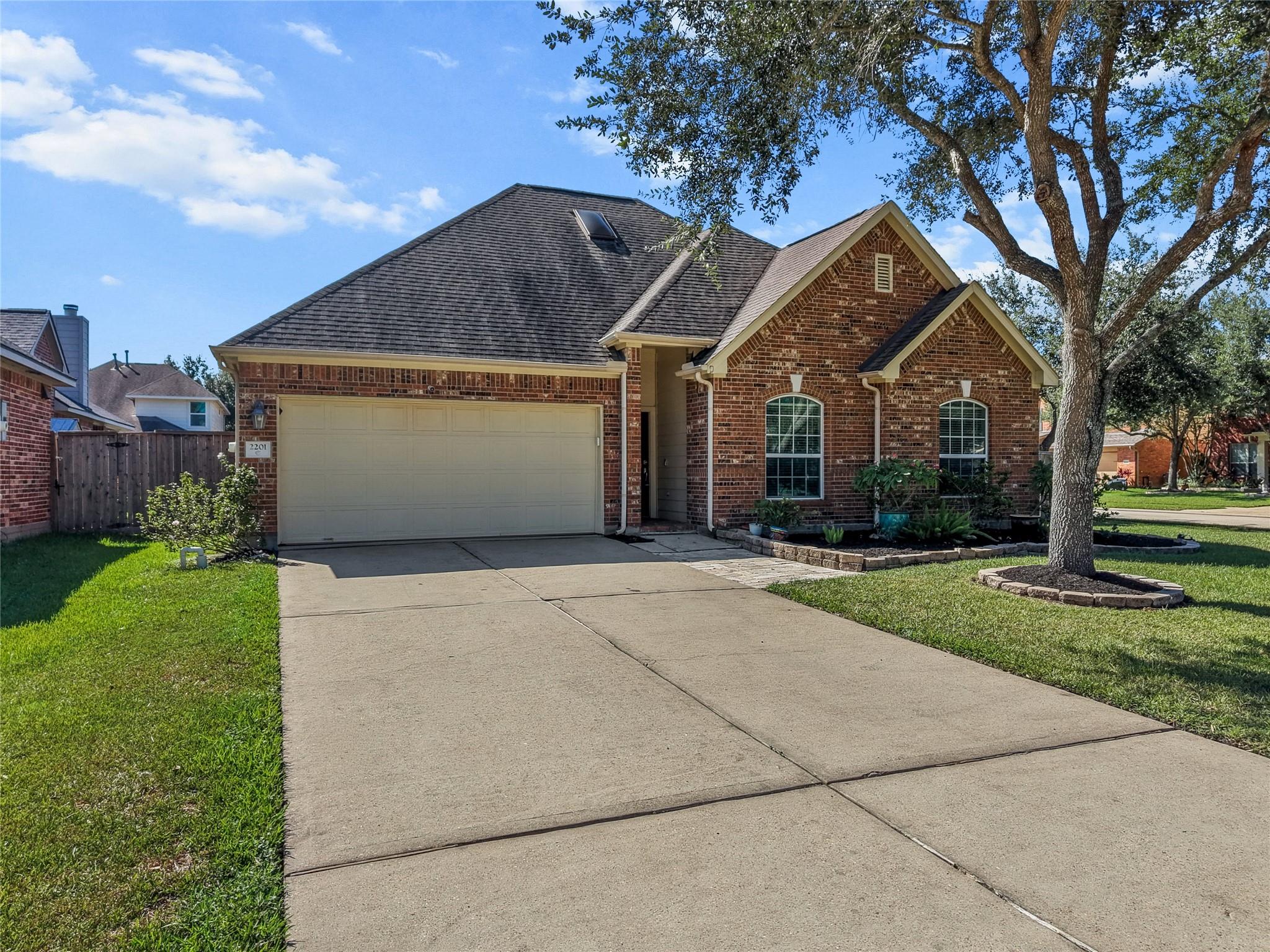 2201 Lilyglen Court