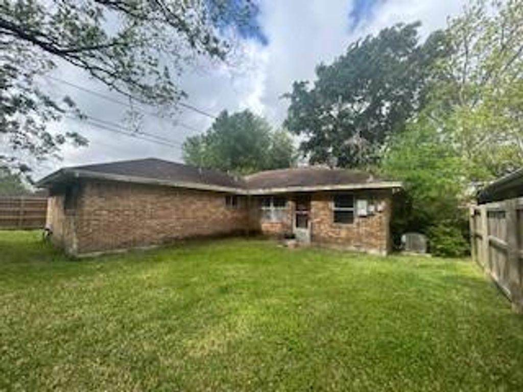 Photo of 314 N Sparrow Way, Texas City, TX 77591 (MLS # 73199199)