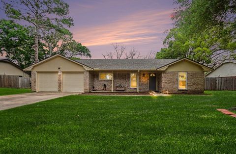Photo of 114 E Wildwinn Drive, Alvin, TX 77511 (MLS # 54230897)