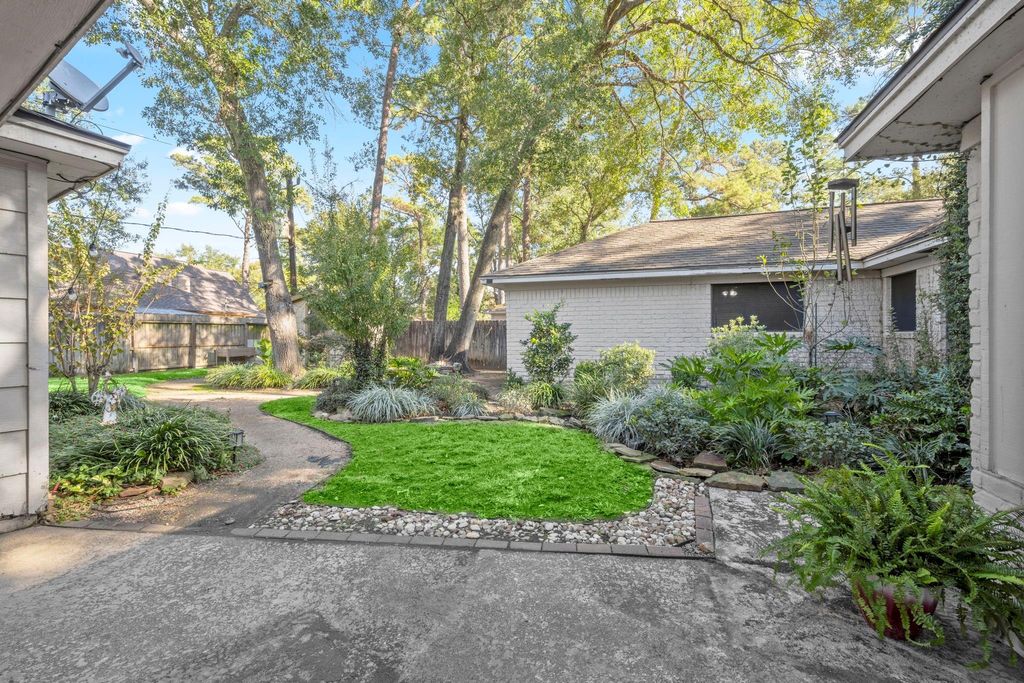 Photo of 15506 Falling Creek Drive, Houston, TX 77068 (MLS # 87857750)