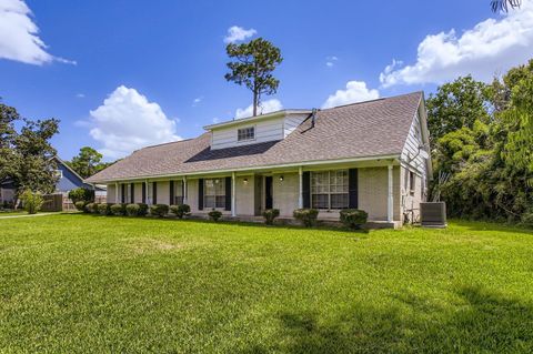 Photo of 3513 E Bayou Drive, Shoreacres, TX 77571 (MLS # 42713340) Photo of 3513 E Bayou Drive, Shoreacres, TX 77571 (MLS # 42713340)