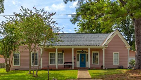 Photo of 403 W Fifth Street, Brenham, TX 77833 (MLS # 34374647) Photo of 403 W Fifth Street, Brenham, TX 77833 (MLS # 34374647)