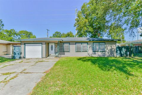 Photo of 2526 Jackson Street, La Marque, TX 77568 (MLS # 92685682)