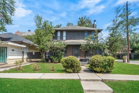 Photo of 518 Hawthorne Street #2, Houston, TX 77006 (MLS # 48046032)