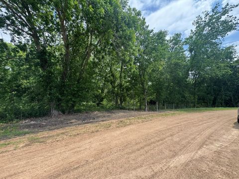 Photo of 214 County Road 230, Wharton, TX 77488 (MLS # 2205783)