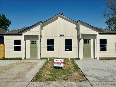 Photo of 6926 Paris Street #A, Houston, TX 77021 (MLS # 52379079)