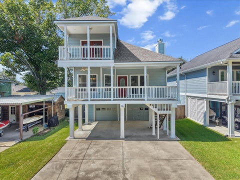 Photo of 526 Pine Road, Clear Lake Shores, TX 77565 (MLS # 75094404)