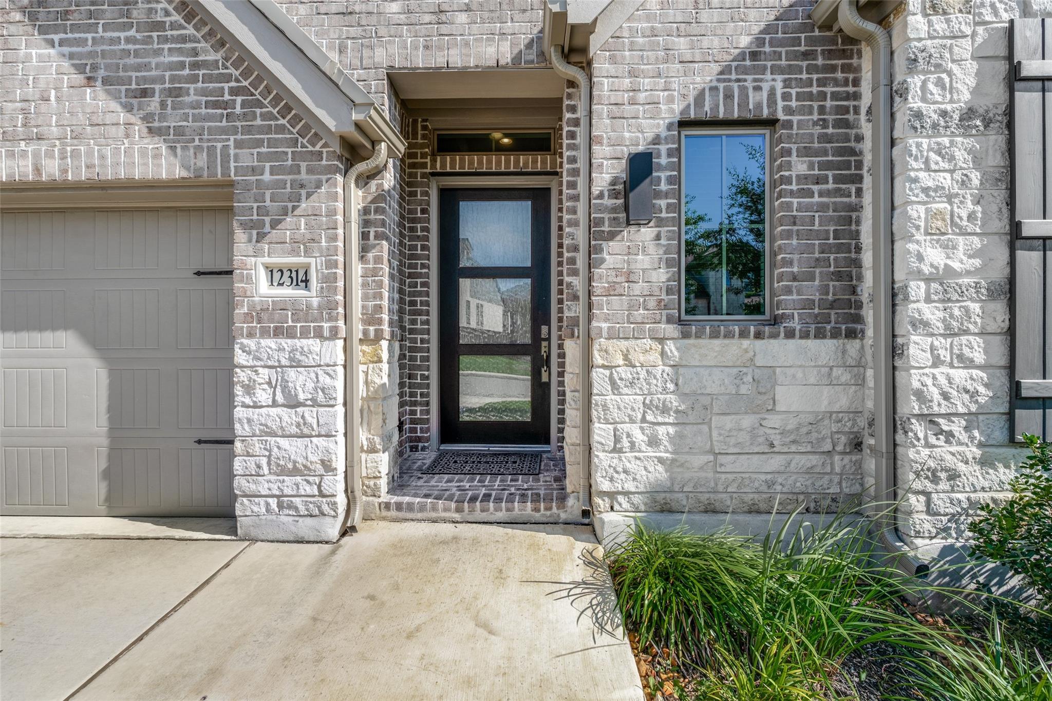 12314 Fort Travis