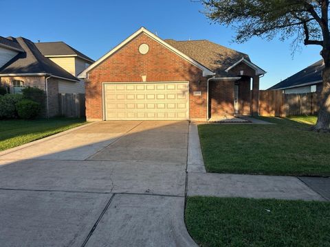 Photo of 13930 Enridge Lane, Houston, TX 77048 (MLS # 97552712)